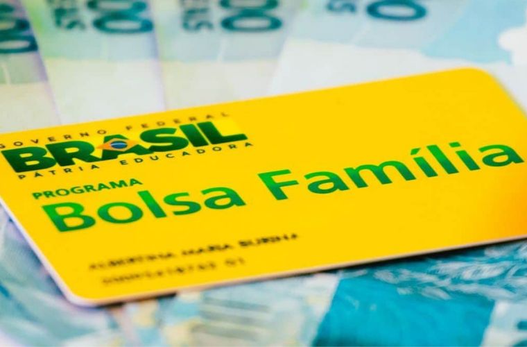 Bolsa Família faz último pagamento após 18 anos e aguarda definição do Auxílio Brasil