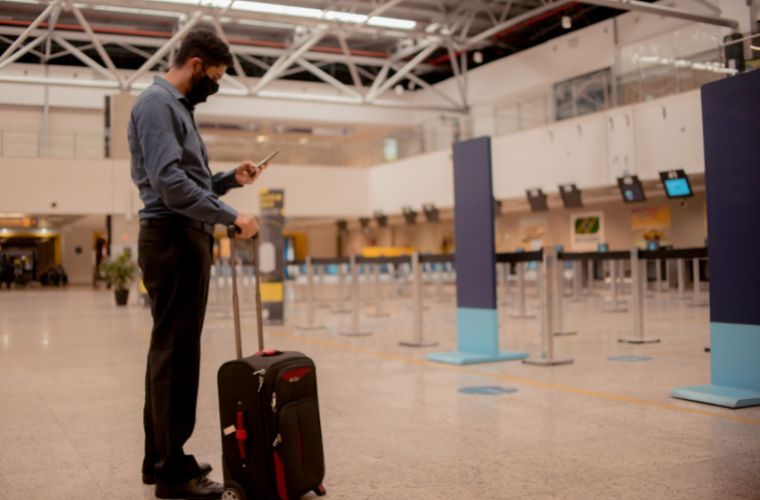 Companhias aéreas passam a exigir comprovante de vacina no embarque