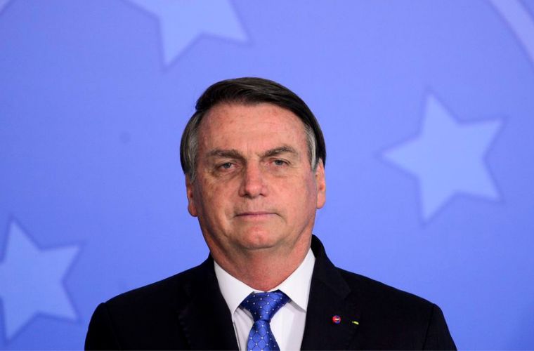 Bolsonaro minimiza ômicron, que gera preocupação em todo o mundo