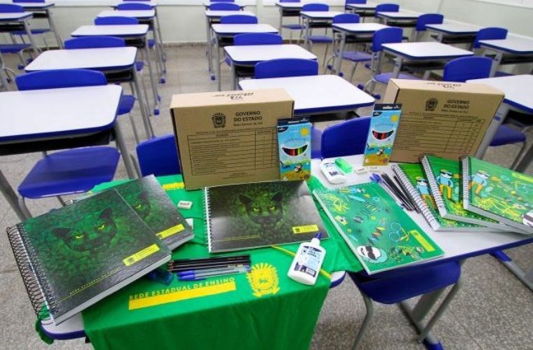 Governo fecha contrato de kits escolares; distribuição inicia em fevereiro