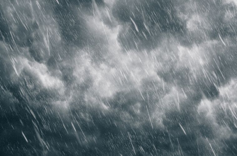 Com queda de raios, fevereiro pode ser um dos meses mais chuvosos em MS, prevê Cemtec