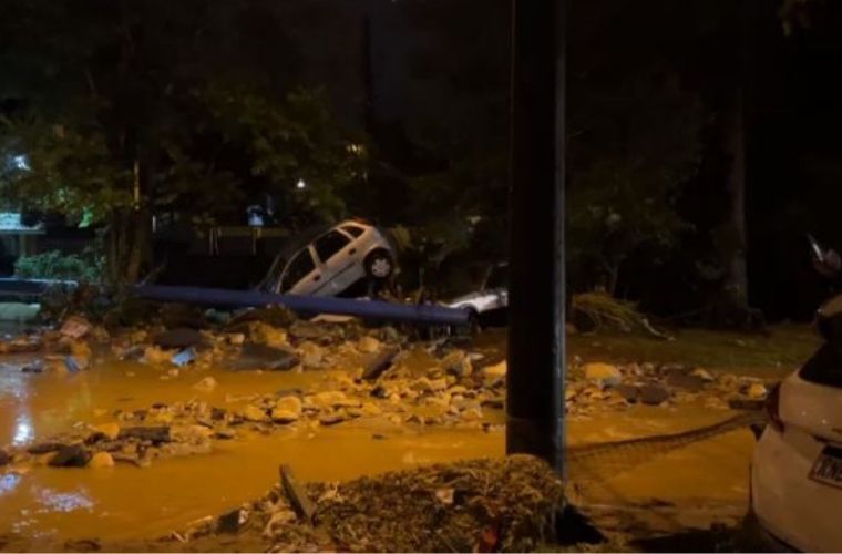 Chuvas em Petrópolis deixam pelo menos 34 mortos