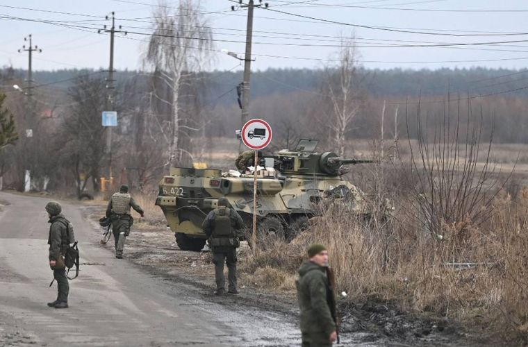 Forças russas se aproximam da capital ucraniana