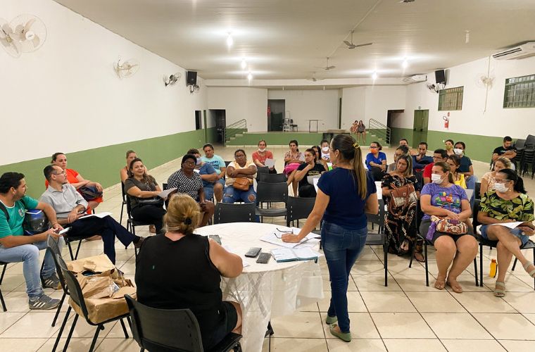 Atualização do piso salarial dos professores segue sem consenso em Coxim