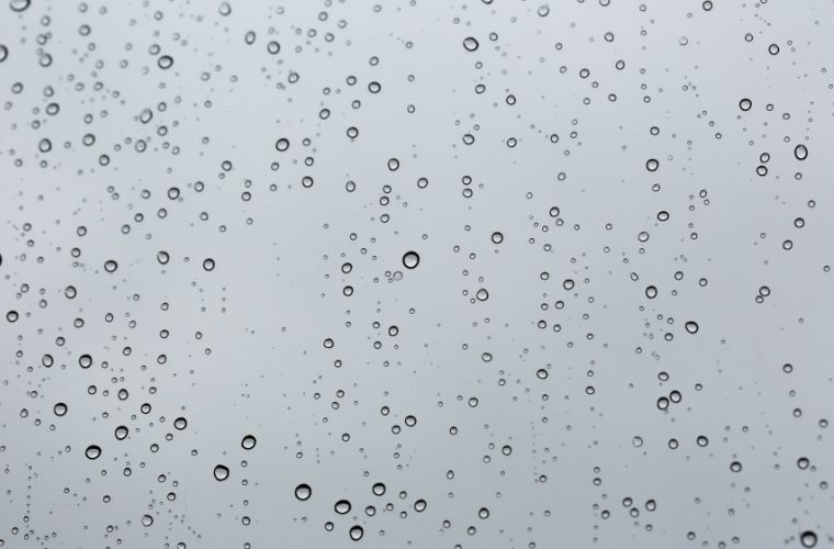 Com avanço de frente fria, sexta-feira será chuvosa com tempestades isoladas