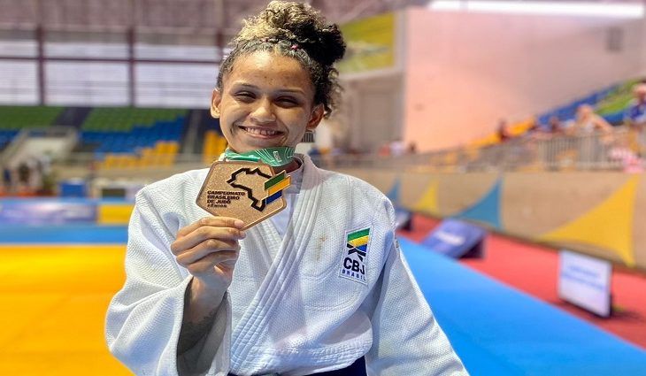 Sul-mato-grossense Aléxia Nascimento vence a número um do ranking nacional e conquista o penta no brasileiro de judô