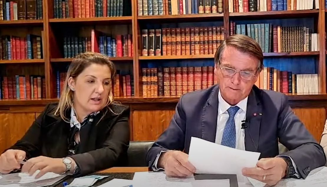 Após demissão de Pedro Guimarães, Bolsonaro nomeia Daniella Marques para presidência da Caixa