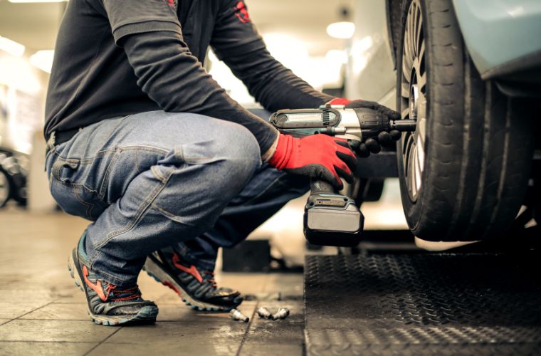 Com oportunidades para motoristas e mecânicos, Funtrab oferta 1.078 vagas na Capital