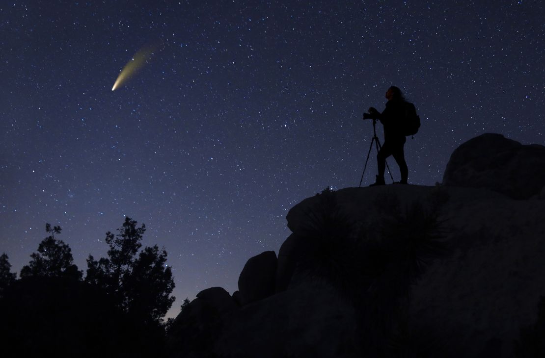 Cometa K2 chega hoje ao ponto mais próximo da Terra