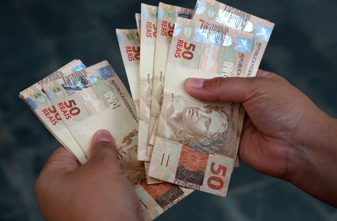 Pequenos empresários já podem pedir dinheiro do Pronampe