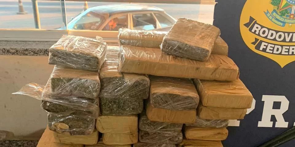 Foragido da Justiça é preso na MS-156 com Jeep furtado carregado de maconha