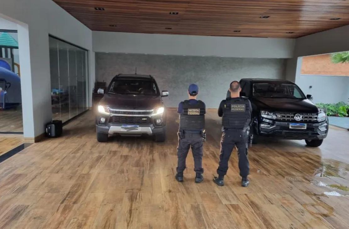 PF desarticula quadrilha que ostentava vida de luxo com dinheiro da venda de celulares e eletrônicos trazidos ilegalmente do Paraguai