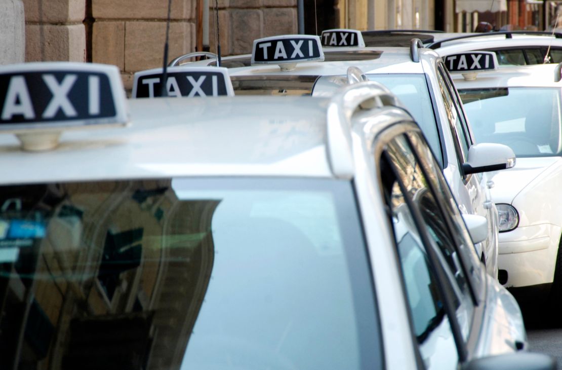 Auxílios Caminhoneiro e Taxista podem ser requeridos até 10 de outubro