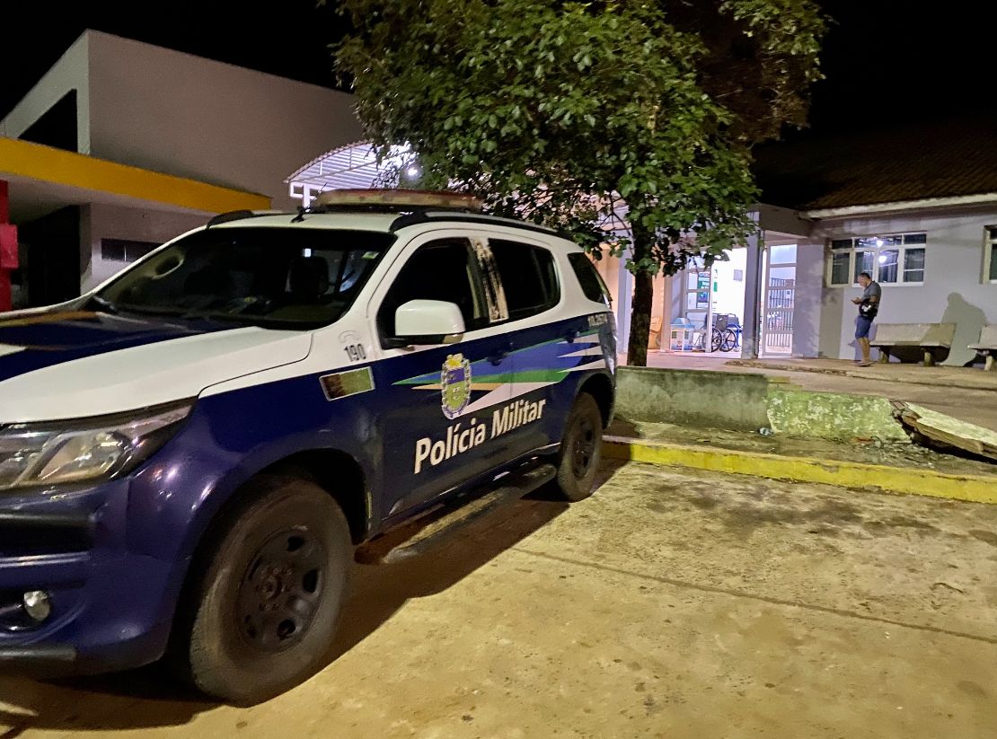 Mãe sai para votar, desaparece e cinco crianças são resgatadas sozinhas em casa