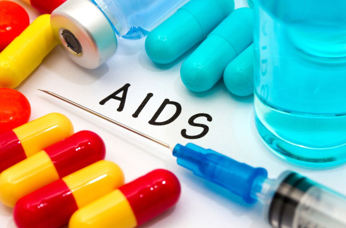 Governo reduz verba para tratamento de aids e protege orçamento secreto em 2023