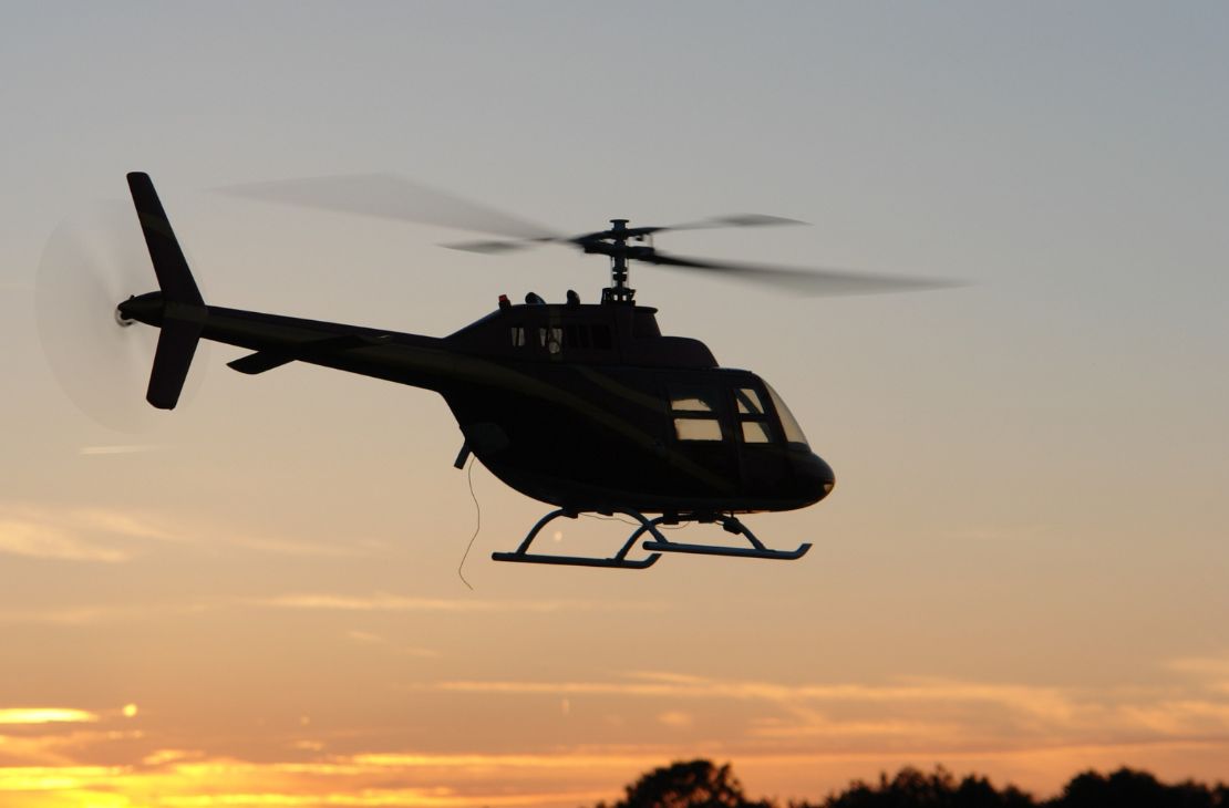 Mulher com lesão na coluna é resgatada por helicóptero no Pantanal