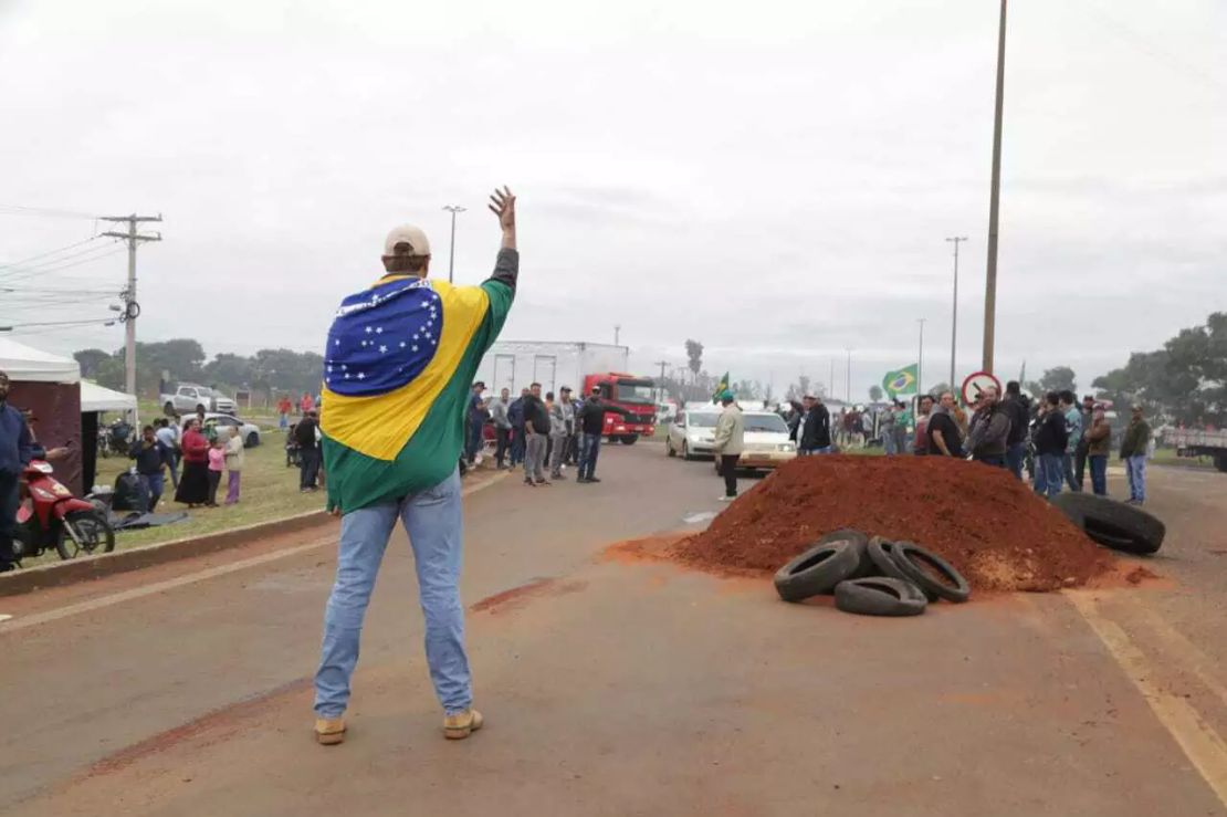 PRF multa em mais de R$ 400 mil motoristas que bloqueavam rodovias federais em MS