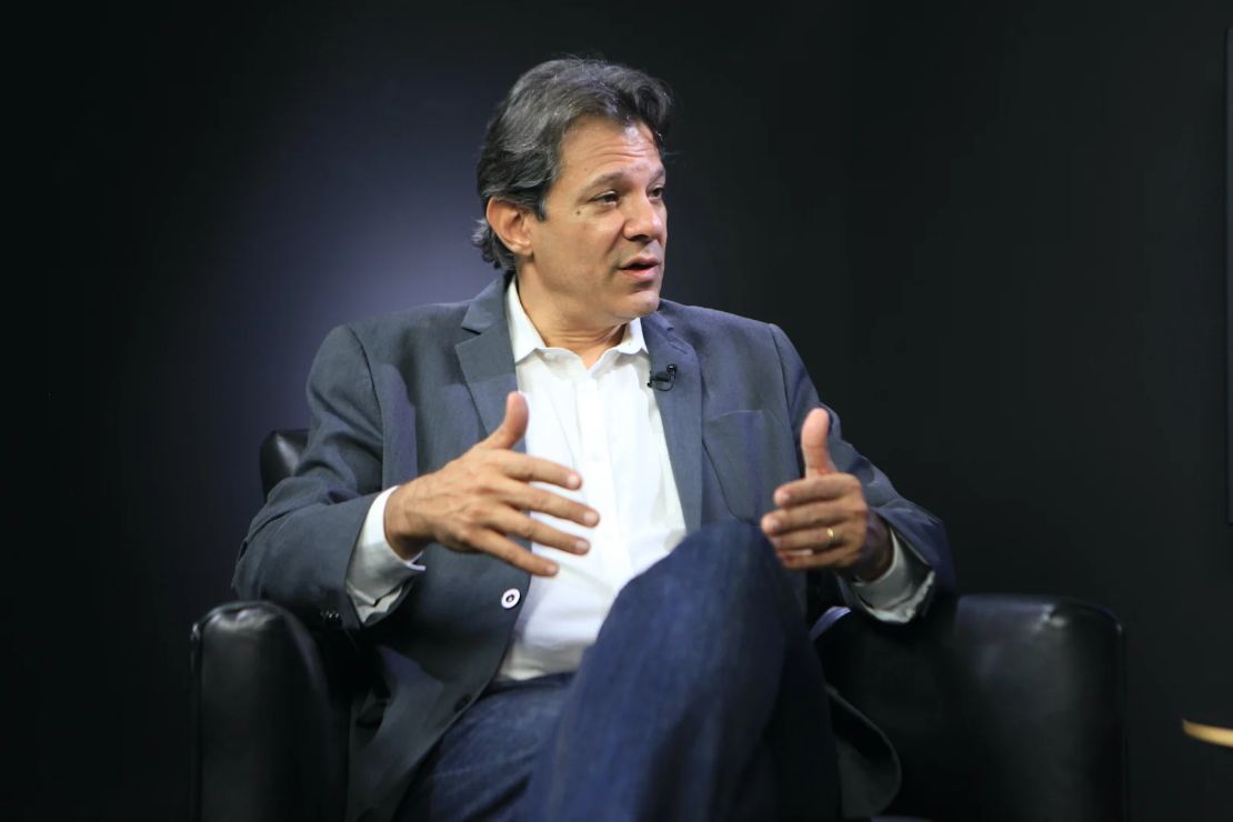Cotado para o MEC, Haddad prefere ser ministro da área econômica