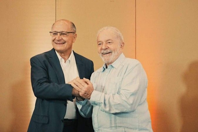Lula e Alckmin já têm gabinetes de transição em Brasília; agenda deve ser definida nesta segunda