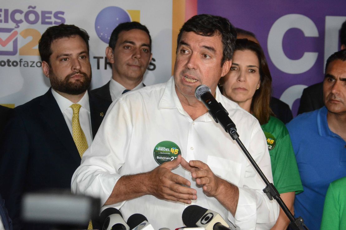 Governador eleito, Riedel vai a Brasília em reunião com PSDB