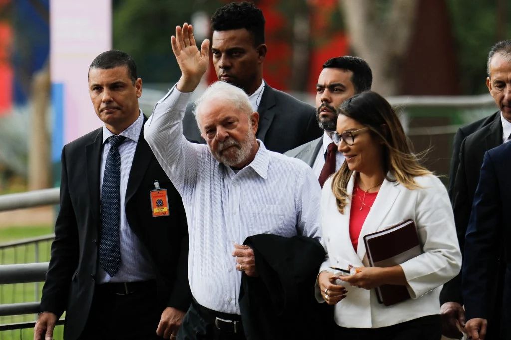 Lula chega ao Egito para participar do COP27