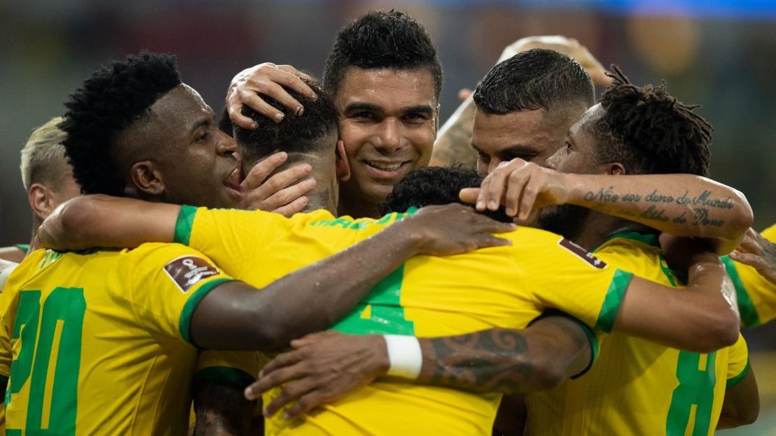 Brasil enfrenta Camarões tentando manter 100% de aproveitamento