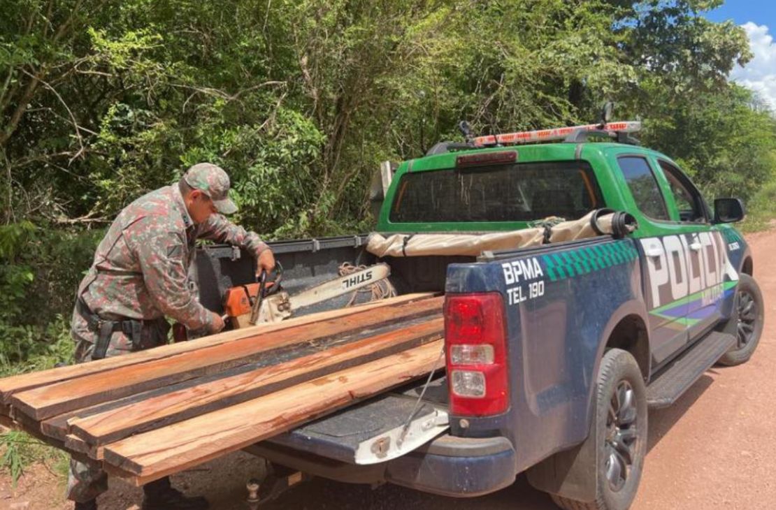 PMA autua infrator em R$ 6 mil por exploração de madeira em área protegida de mata ciliar de córrego