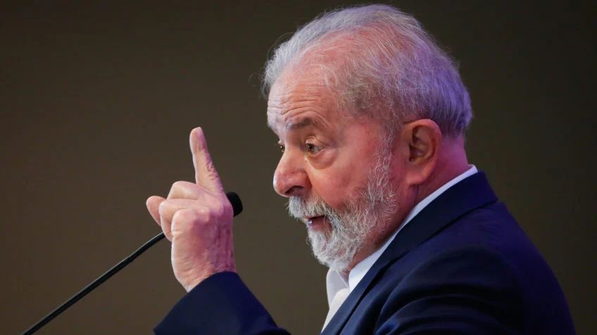 Lula diz que vai revogar decretos de Bolsonaro que ampliaram acesso a armas e munições