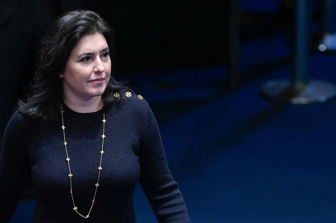 Ainda sem equipe formada, Simone toma posse somente na quinta-feira