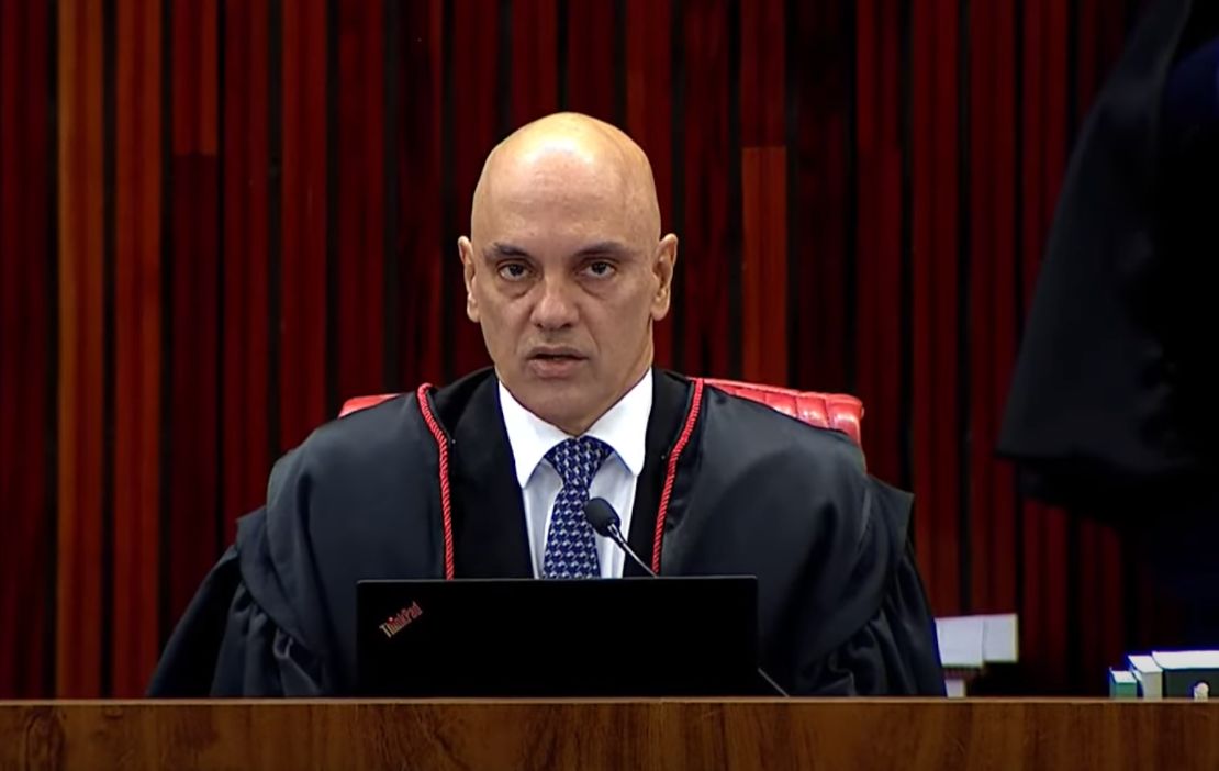 Moraes decide afastar o governador Ibaneis Rocha, do Distrito Federal, por 90 dias