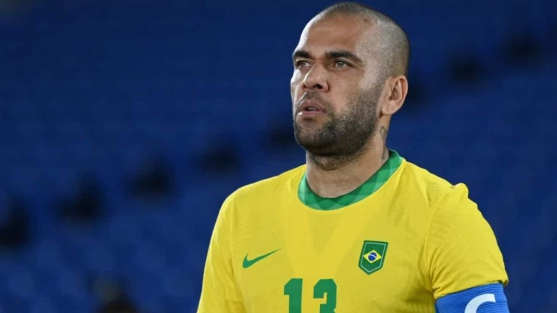 Jogador Daniel Alves é preso na Espanha