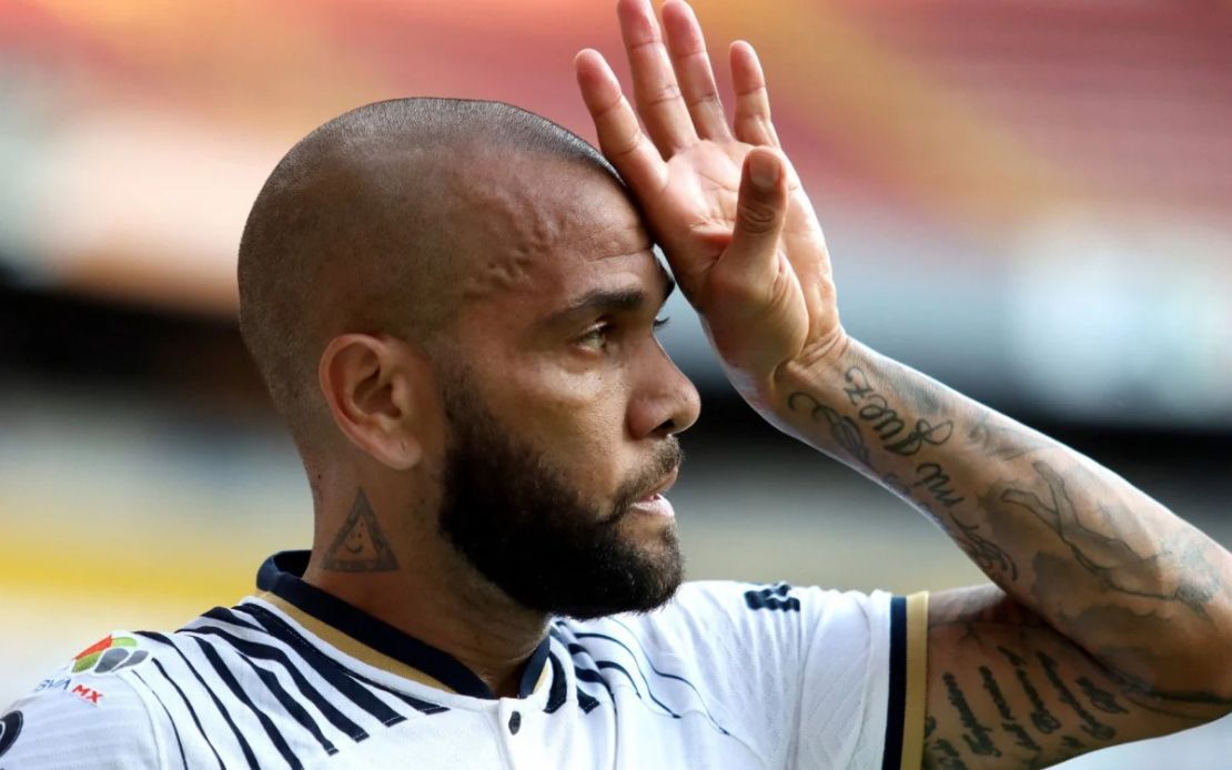 Por segurança, Daniel Alves é transferido de presídio na Espanha