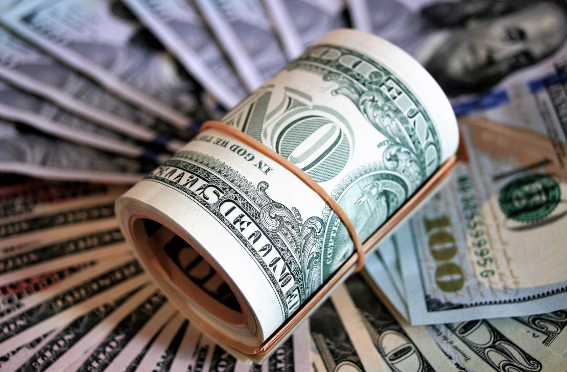 Dólar e bolsa fecham estáveis à espera de juros no Brasil e nos EUA