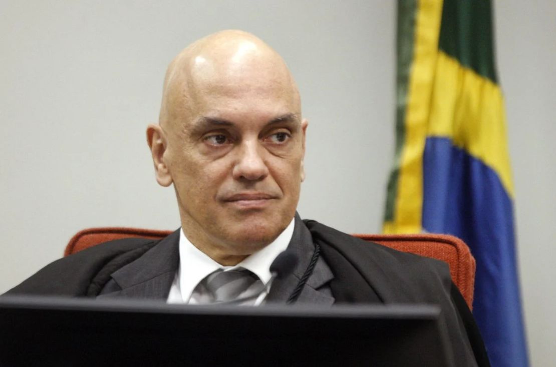 Moraes diz que Do Val não quis formalizar denúncia e ironiza tentativa de golpe: “ideia genial”
