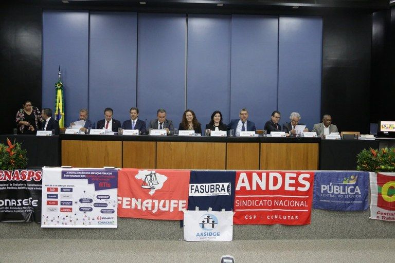 Governo Federal anuncia liberação de R$ 350 milhões para pagamento de direitos trabalhistas de servidores