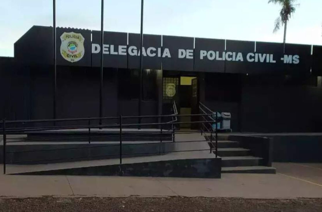 Casal é feito refém, bandidos fazem limpa em casa e fogem com caminhonete em Jaraguari