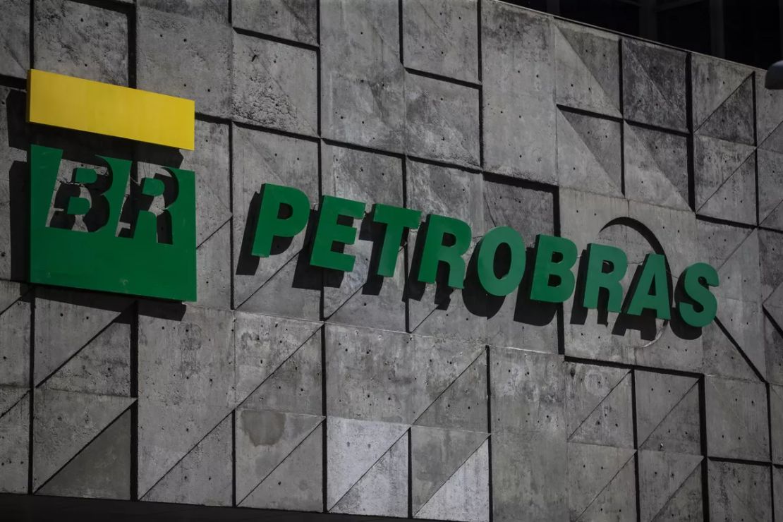 Petrobras reduz preços de gasolina e diesel vendidos a distribuidoras