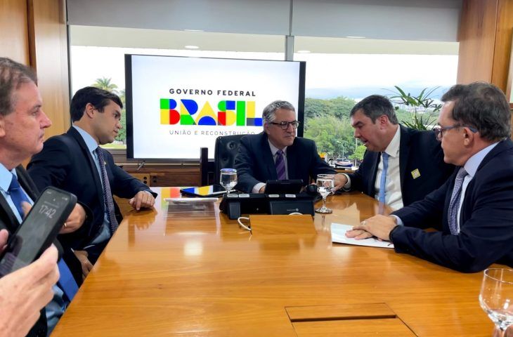 Com ministro das Relações Institucionais, governador discute projetos estruturantes para MS