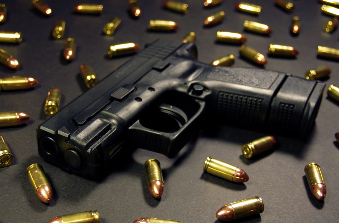 Prioridade do Governo Federal, política de controle responsável de armas é um direito da mulher