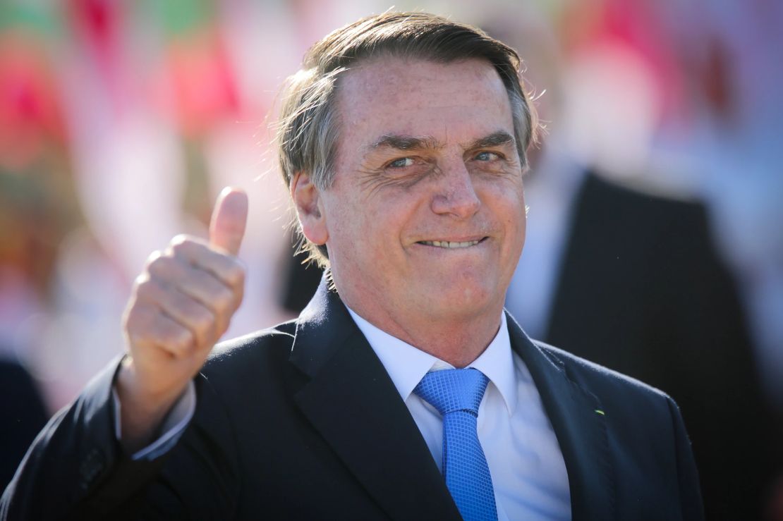 Bolsonaro de volta ao Brasil: casa, salário e o futuro com Michelle