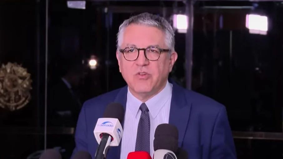 Padilha diz que recepção a Bolsonaro no aeroporto de Brasília “flopou”