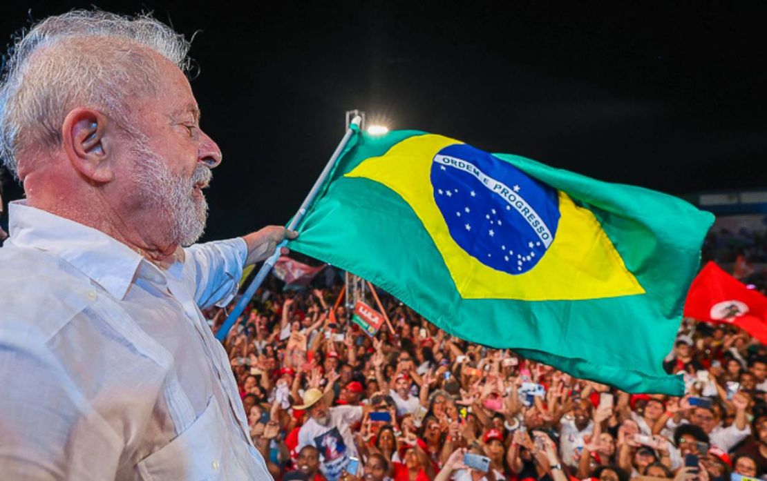 Retomada de programas e revisão de medidas marcam 100 dias de Lula