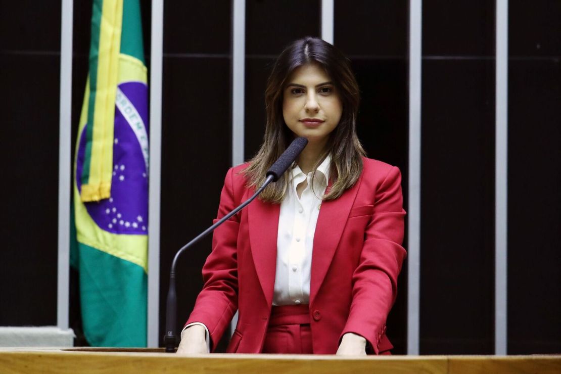 Após ataques em escolas, Camila Jara apresenta projeto para proteção de comunidade escolar