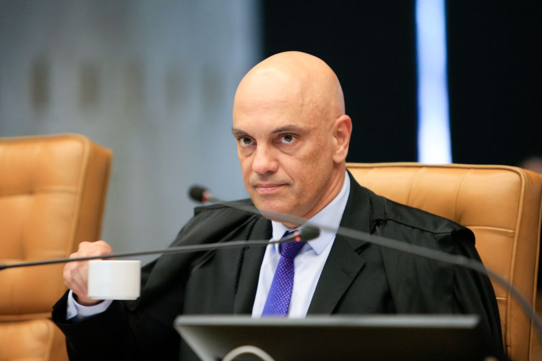 Moraes manda Telegram apagar mensagem contra PL das Fake News