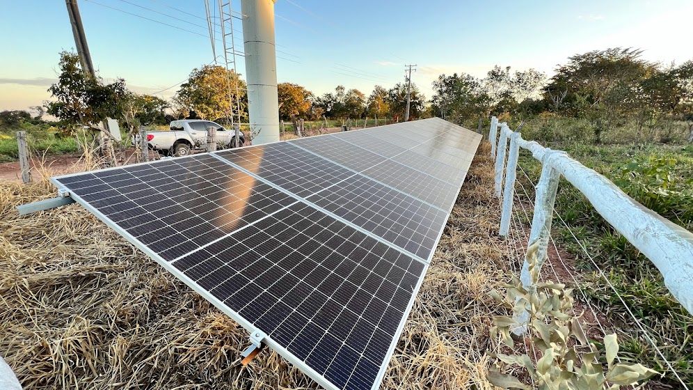 Energia solar beneficia produtores rurais e moradores de associações em Coxim