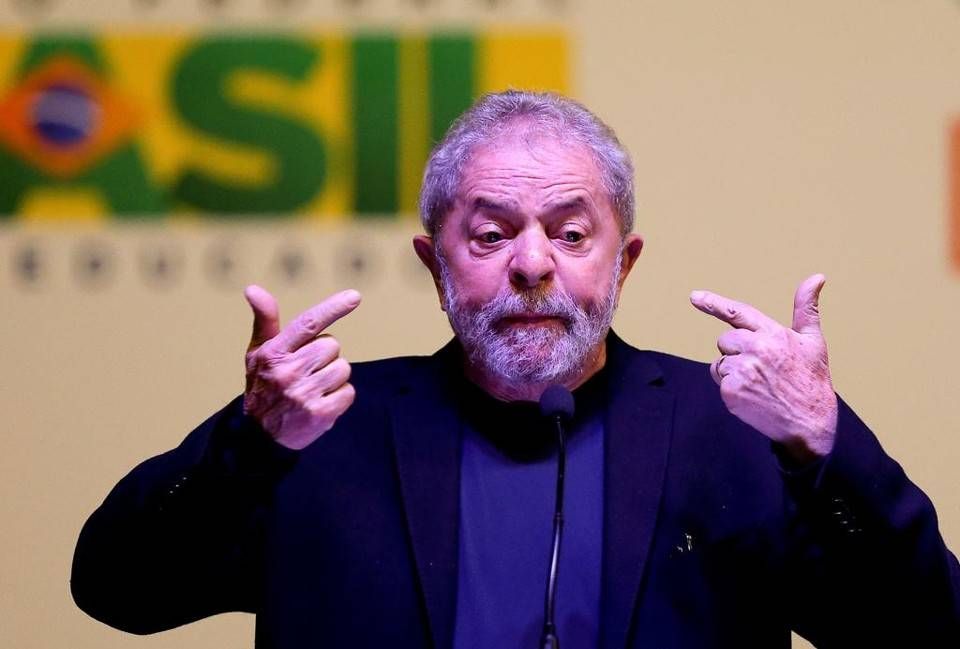 Lula diz que pediu ao ministro da Justiça para fechar 'quase todos' os clubes de tiro do Brasil