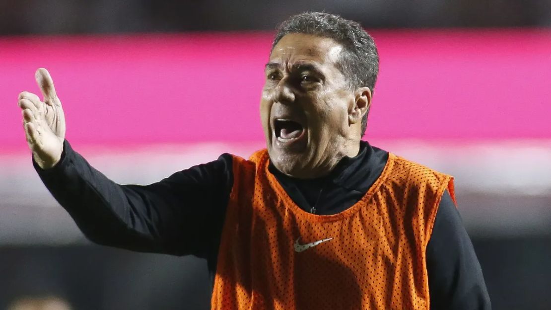 Luxemburgo vê méritos do São Paulo e explica derrota do Corinthians: “Abafaram a gente”