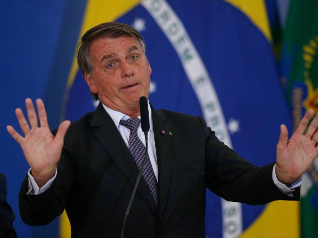'Mandei, qual o problema?', diz Bolsonaro sobre mensagem com ataques a TSE e STF