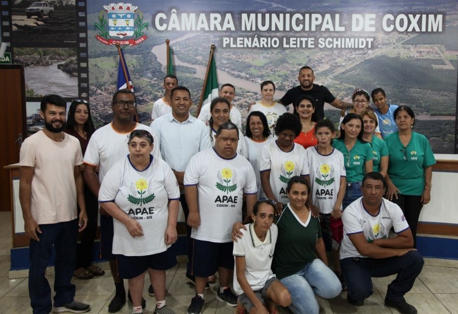 Alunos da APAE de Coxim visitam a Câmara Municipal na Semana Nacional da Pessoa com Deficiência