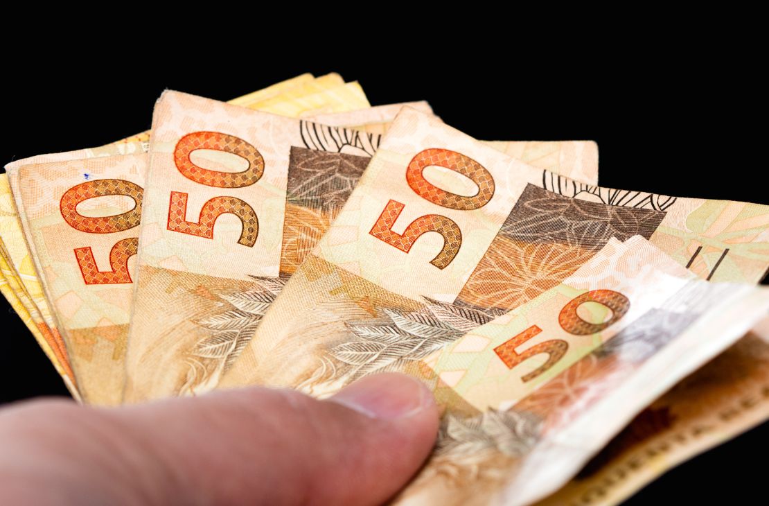 Caixa paga novo Bolsa Família a beneficiários com NIS de final 3